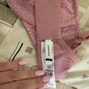Chantelle bra never wore (wrong size) pink color size 34D